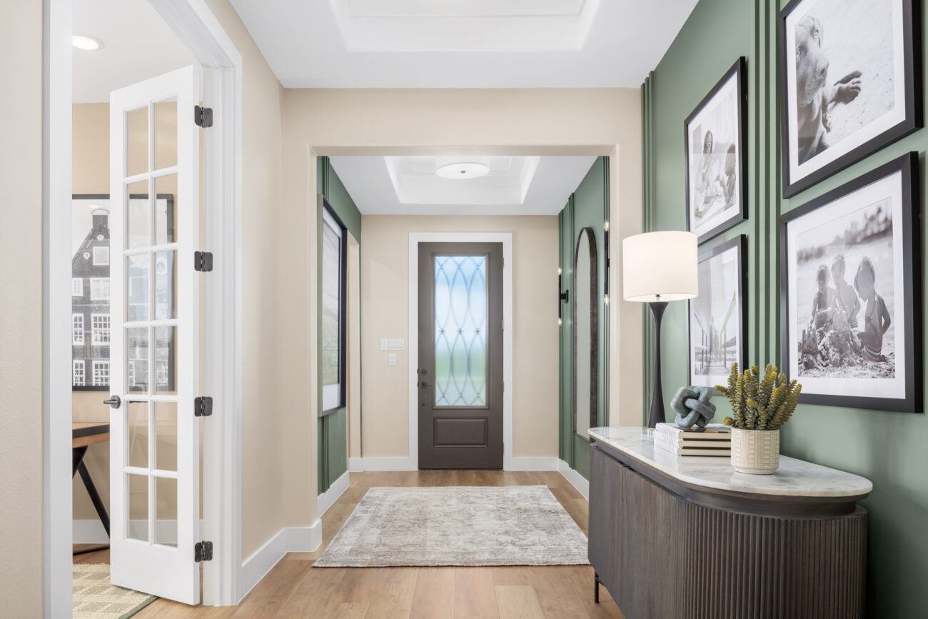 Torino Entryway