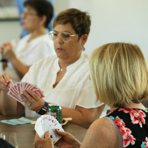 women playing cards